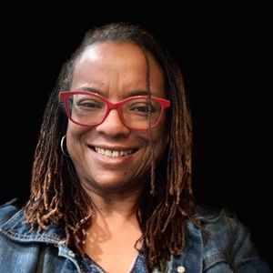 Meet your Posher, Gladys